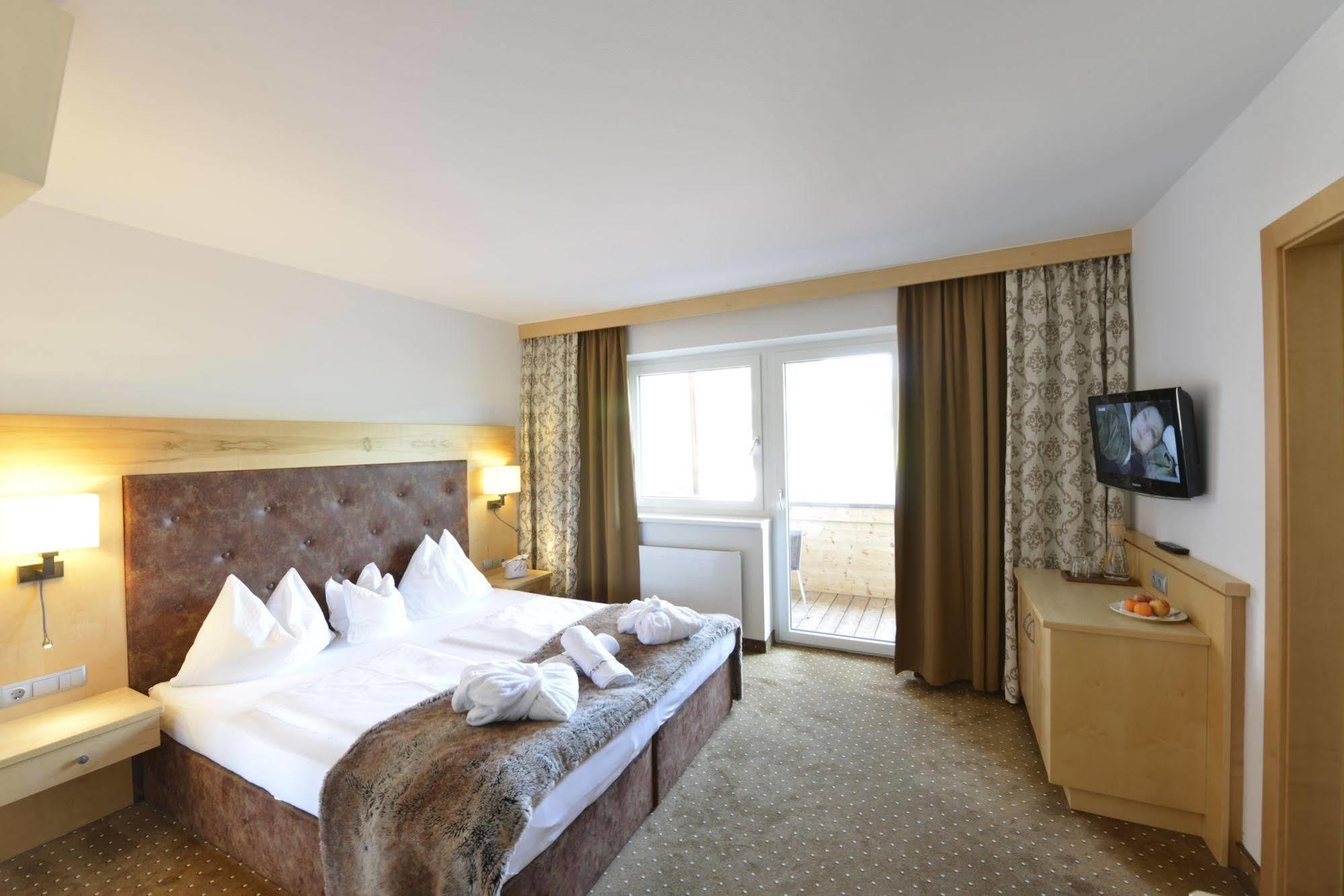 Hotel & Alpin Lodge Der Wastlhof Niederau Eksteriør bilde
